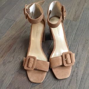 Banana Republic Suede Pumps(3)